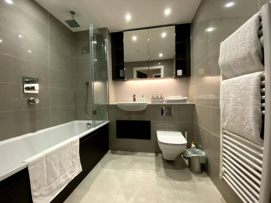 Club White London Bridge One Bedroom Apartment Exterior photo